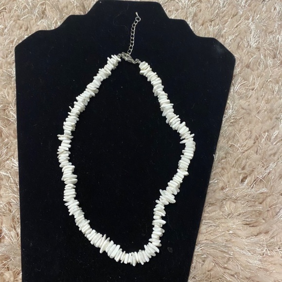 Puka Clam Clip Seashell Necklace Choker White 16in - Picture 4 of 7